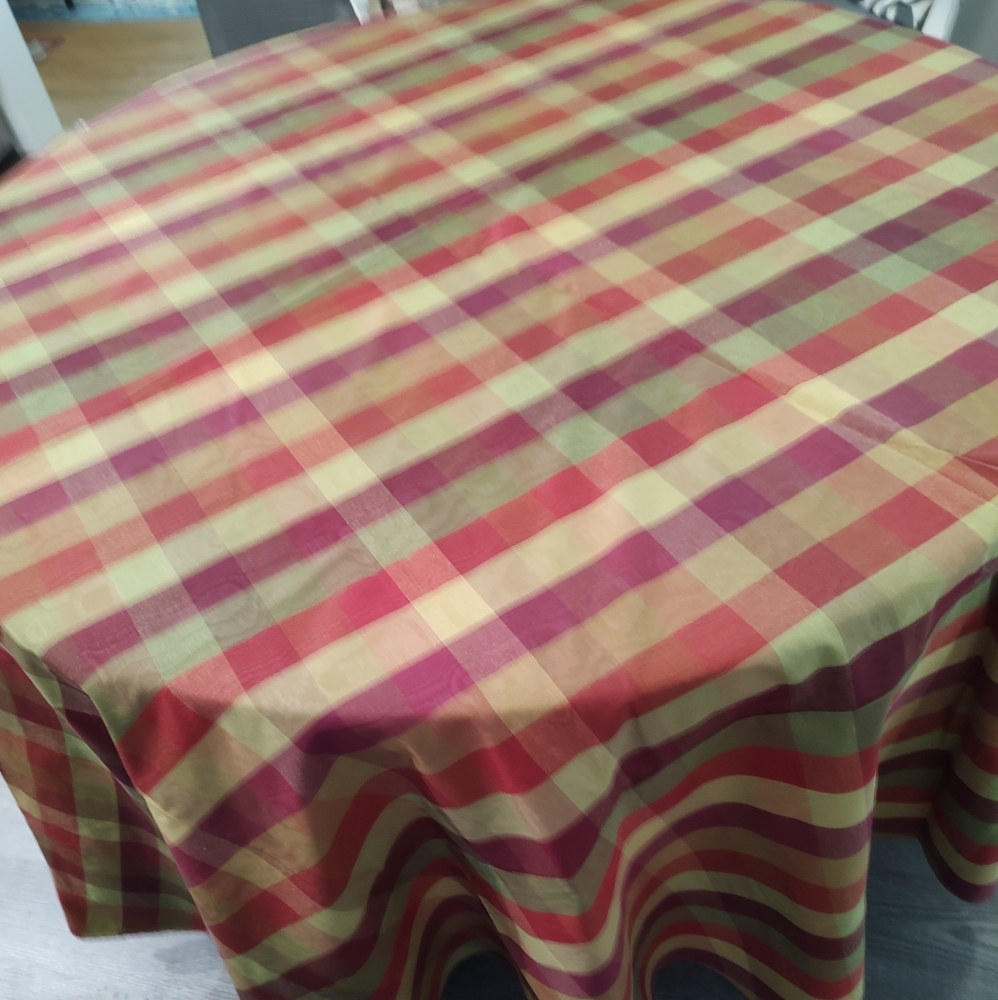 Custom made by Patricia Spratt linens. Never used.